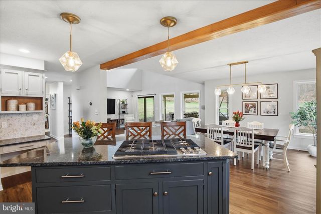 605 LAUREL RIDGE RD, Reinholds, PA 17569