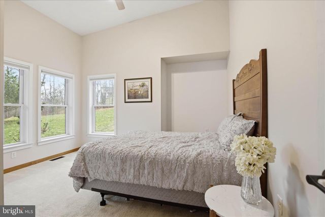 605 LAUREL RIDGE RD, Reinholds, PA 17569