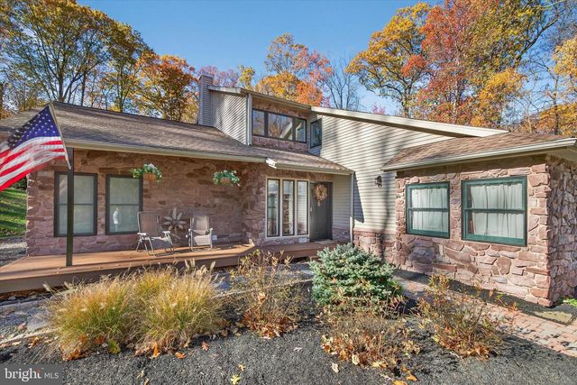 605 LAUREL RIDGE RD, Reinholds, PA 17569