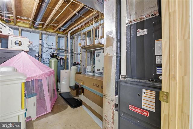 605 LAUREL RIDGE RD, Reinholds, PA 17569