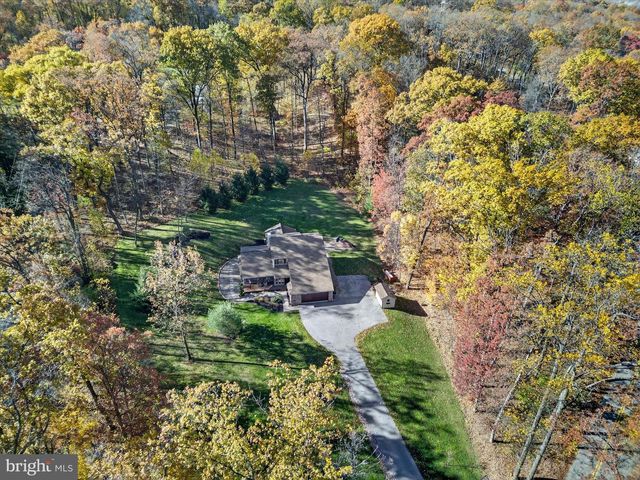 605 LAUREL RIDGE RD, Reinholds, PA 17569