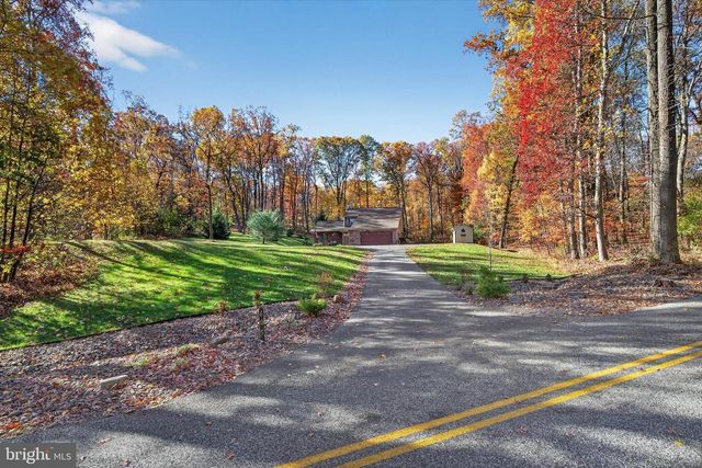 605 LAUREL RIDGE RD, Reinholds, PA 17569