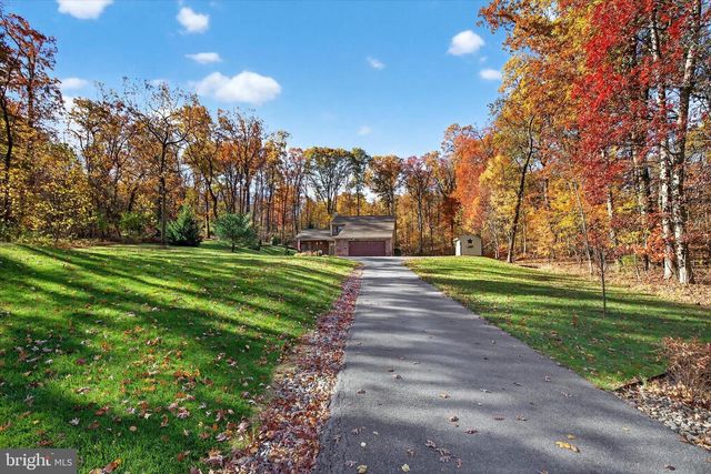 605 LAUREL RIDGE RD, Reinholds, PA 17569