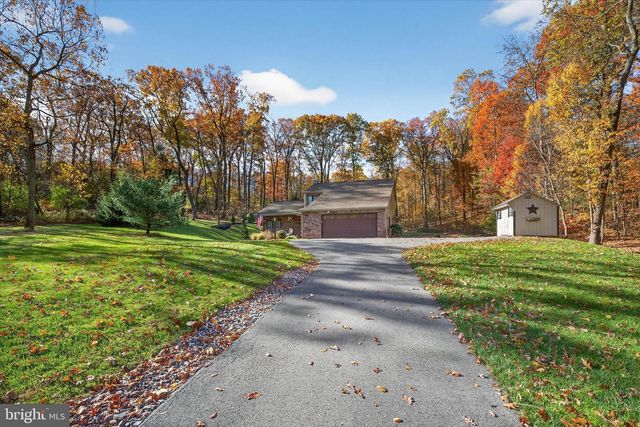 605 LAUREL RIDGE RD, Reinholds, PA 17569
