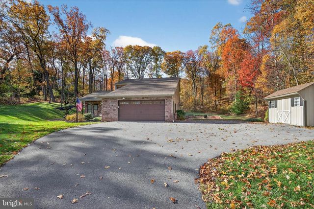 605 LAUREL RIDGE RD, Reinholds, PA 17569