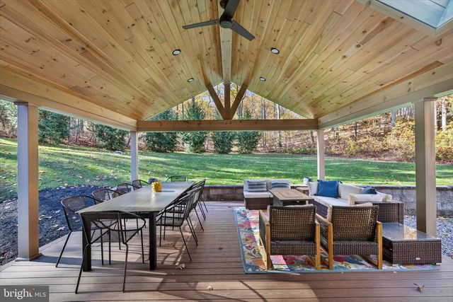 605 LAUREL RIDGE RD, Reinholds, PA 17569