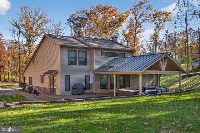 605 LAUREL RIDGE RD, Reinholds, PA 17569