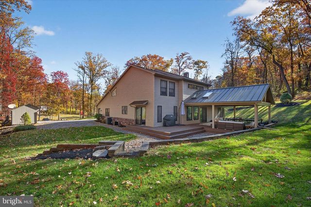 605 LAUREL RIDGE RD, Reinholds, PA 17569