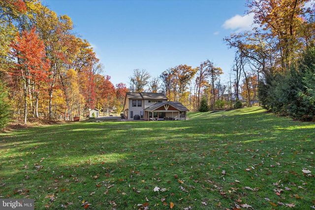 605 LAUREL RIDGE RD, Reinholds, PA 17569