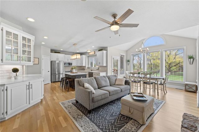 14501 Grandview Street, Overland Park, KS 66221
