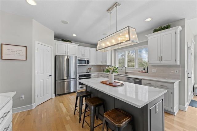 14501 Grandview Street, Overland Park, KS 66221