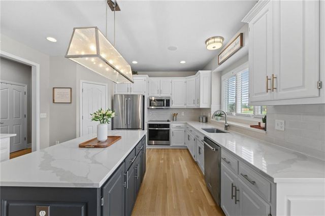 14501 Grandview Street, Overland Park, KS 66221