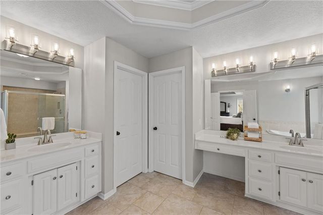 14501 Grandview Street, Overland Park, KS 66221