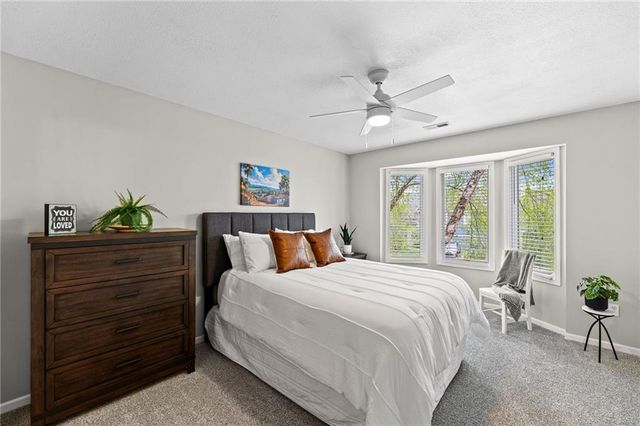 14501 Grandview Street, Overland Park, KS 66221