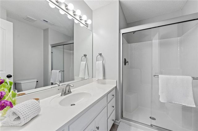 14501 Grandview Street, Overland Park, KS 66221