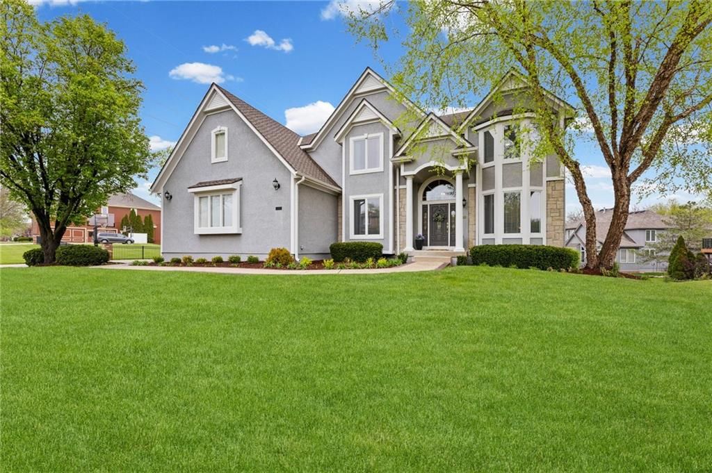 14501 Grandview Street, Overland Park, KS 66221