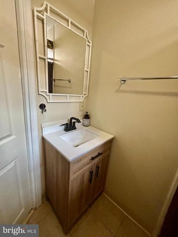 808 E HILTON ST, Philadelphia, PA 19134