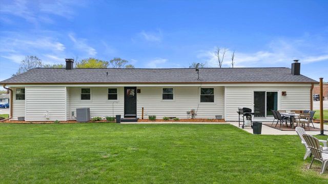 W163S7346 Bay Lane DRIVE, Muskego, WI 53150
