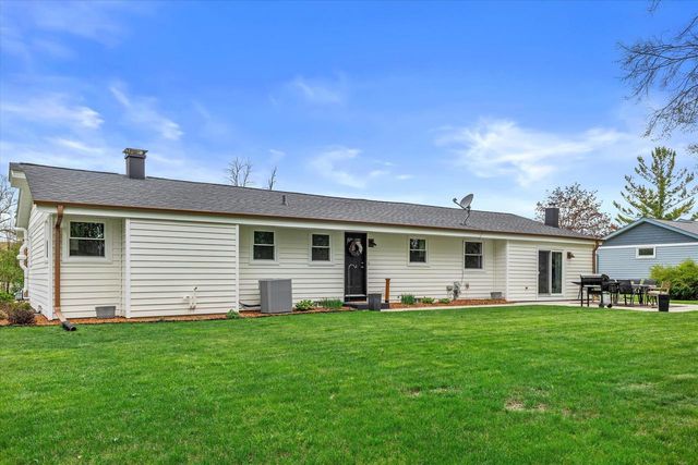 W163S7346 Bay Lane DRIVE, Muskego, WI 53150