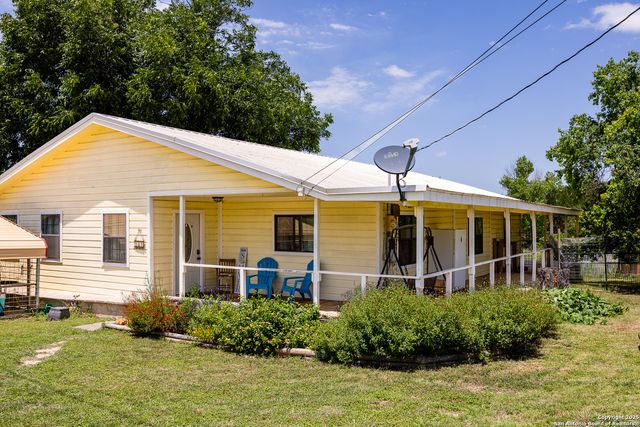 904 State Highway 173, Bandera, TX 78003