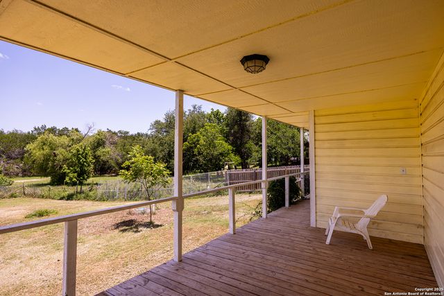 904 State Highway 173, Bandera, TX 78003