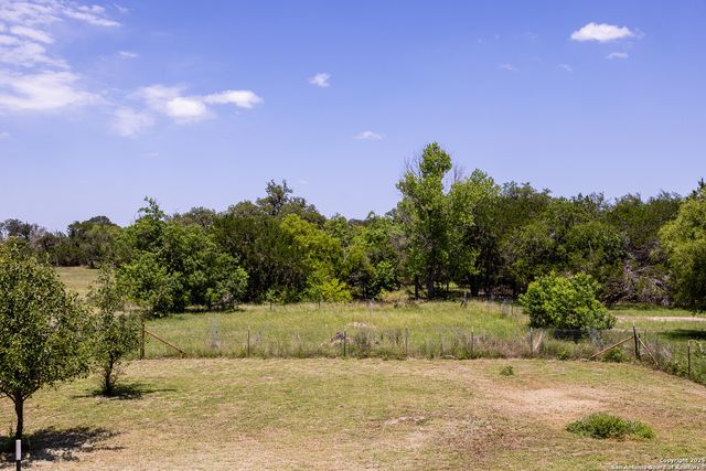 904 State Highway 173, Bandera, TX 78003
