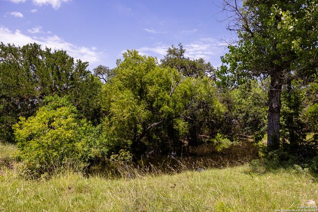 904 State Highway 173, Bandera, TX 78003