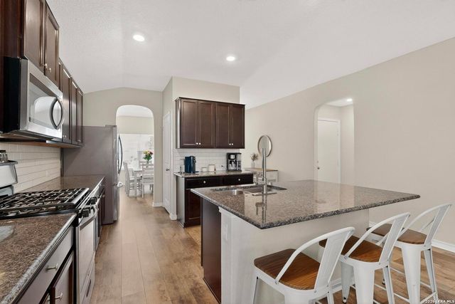 923 House Sparrow, San Antonio, TX 78253