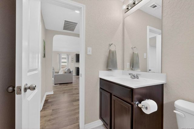 923 House Sparrow, San Antonio, TX 78253