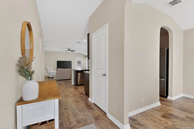 923 House Sparrow, San Antonio, TX 78253