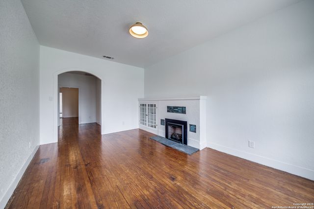 322 E Locust, San Antonio, TX 78212