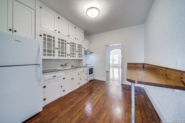 322 E Locust, San Antonio, TX 78212