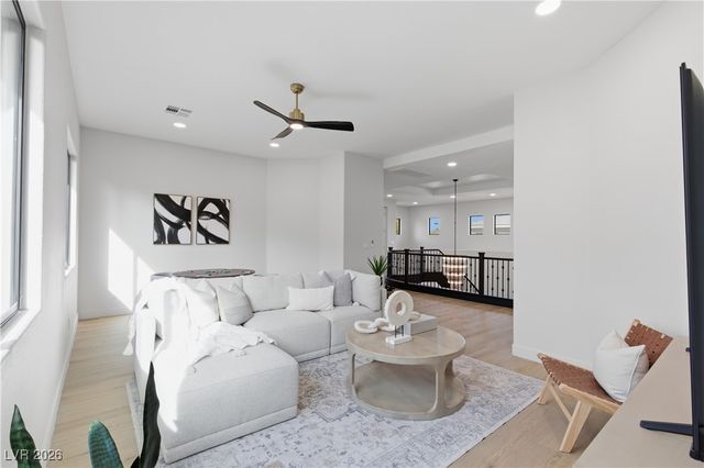 504 Pinnacle Heights Lane, Las Vegas, NV 89144