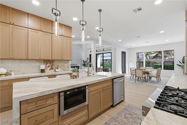 504 Pinnacle Heights Lane, Las Vegas, NV 89144