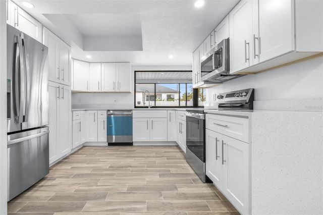 6312 FAIRWAY BLVD, Apollo Beach, FL 33572