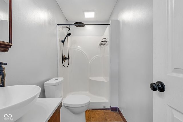 237 Creekway Court, Whiteland, IN 46184