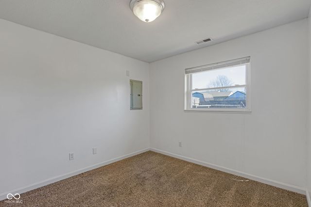 237 Creekway Court, Whiteland, IN 46184