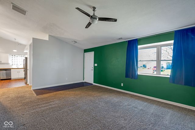 237 Creekway Court, Whiteland, IN 46184