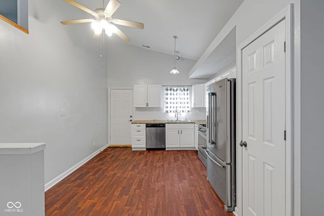 237 Creekway Court, Whiteland, IN 46184