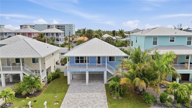 250 Pearl ST, Fort Myers Beach, FL 33931