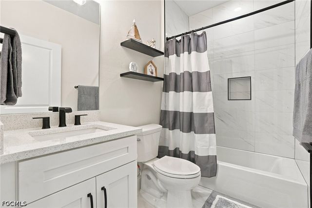 250 Pearl ST, Fort Myers Beach, FL 33931