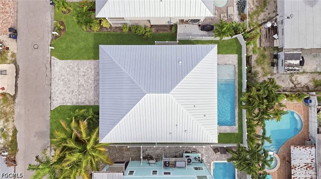 250 Pearl ST, Fort Myers Beach, FL 33931