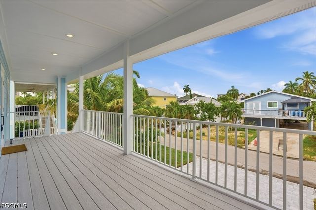 250 Pearl ST, Fort Myers Beach, FL 33931