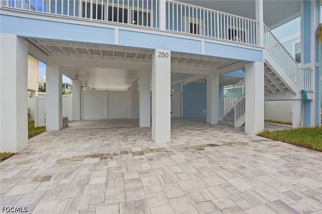 250 Pearl ST, Fort Myers Beach, FL 33931