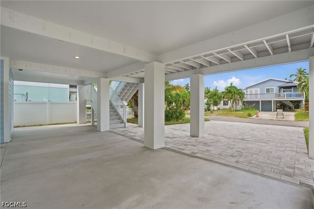 250 Pearl ST, Fort Myers Beach, FL 33931