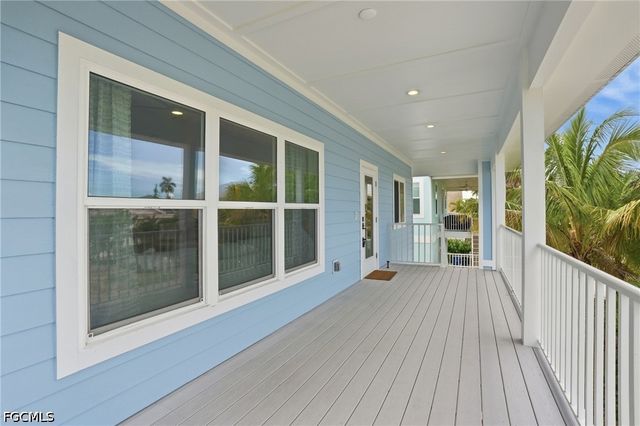 250 Pearl ST, Fort Myers Beach, FL 33931