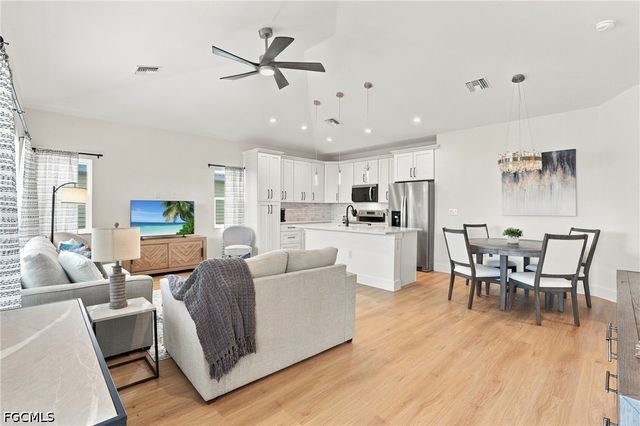 250 Pearl ST, Fort Myers Beach, FL 33931