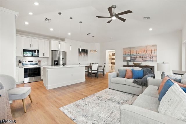 250 Pearl ST, Fort Myers Beach, FL 33931
