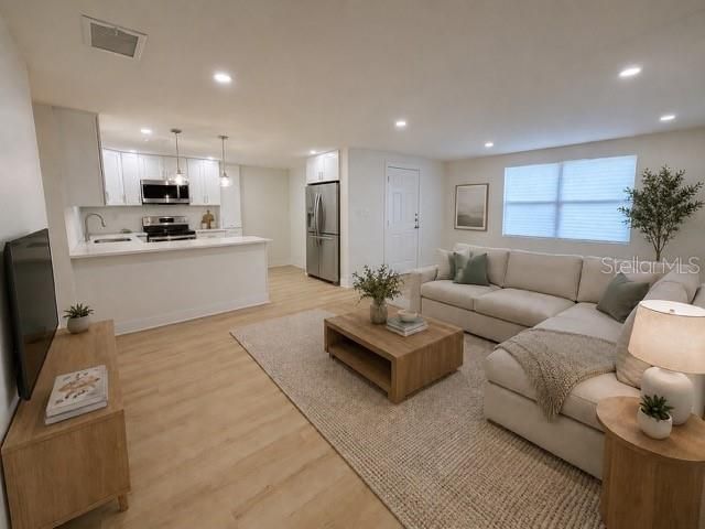 4533 W FERN STREET, Tampa, FL 33614