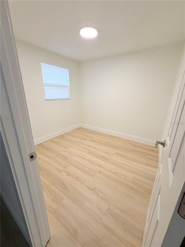 4533 W FERN STREET, Tampa, FL 33614